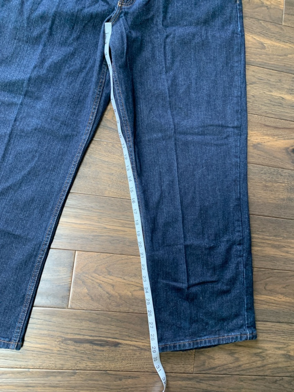 IZOD Men's Navy Straight-Leg Jeans. Pre-owned by Great condition. Size: 40x29. - Picture 8 of 10